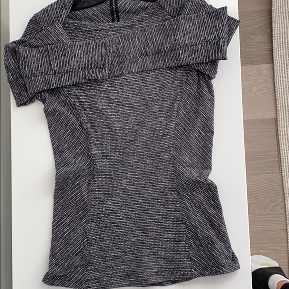 Lululemon Long sleeve Top - Picture 5 of 6